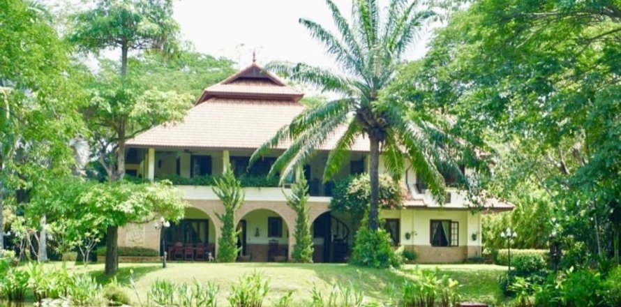 6 bedrooms House in Chiang Mai, Thailand No. 97516