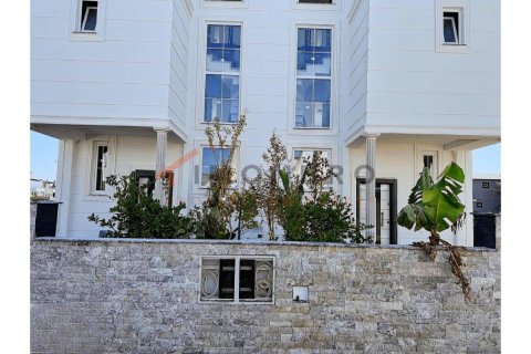 4 bedrooms Villa in Phu My, Vietnam No. 80486 4