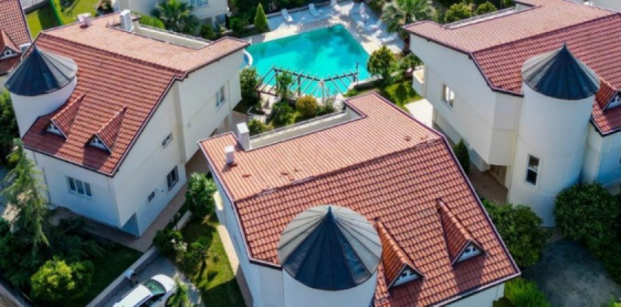 4 dormitorios Villa en Küçükçekmece, Turkey No. 14315