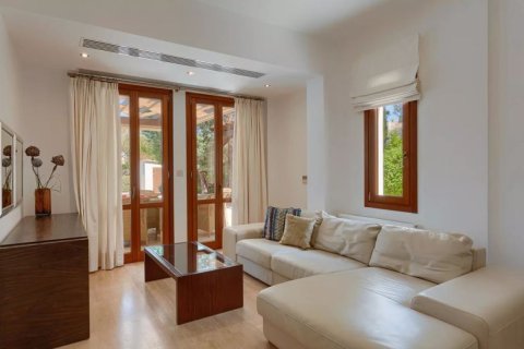 5 bedrooms Villa in Paphos, Cyprus No. 78173 9