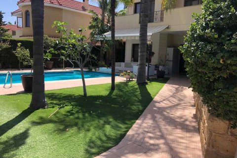 5 bedrooms House in Agios Tychonas, Cyprus No. 29811 4