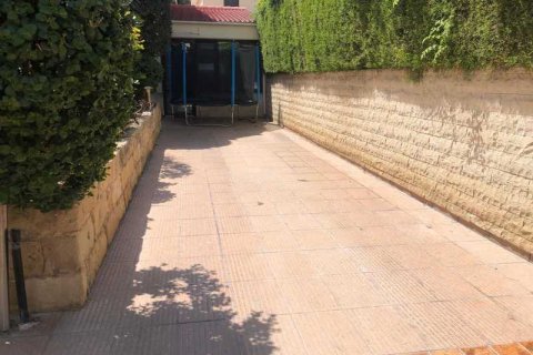 5 bedrooms House in Agios Tychonas, Cyprus No. 29811 2