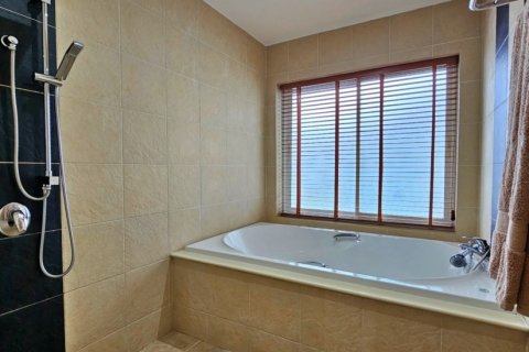 156m² Villa in Kathu, Thailand No. 97388 3