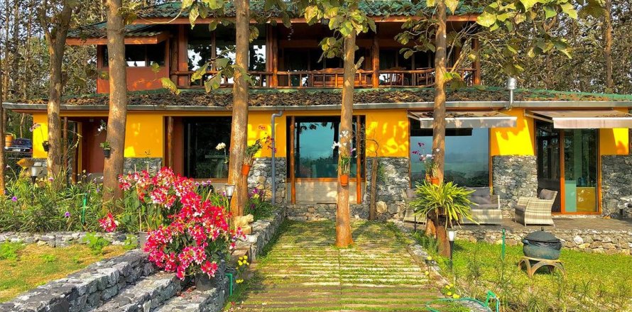 4 bedrooms House in Chiang Mai, Thailand No. 98188