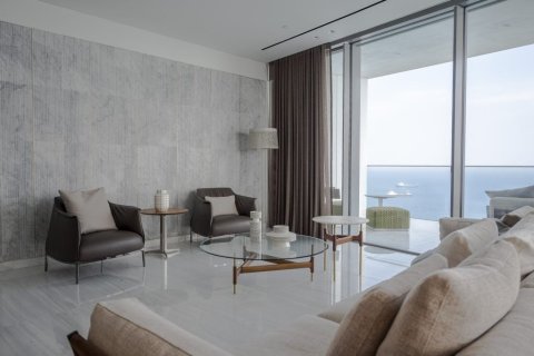 3 bedrooms Apartment in Limassol, Cyprus No. 104504 4