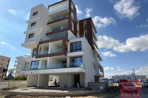 2 bedrooms Apartment in Larnaca, Cyprus No. 80076 1
