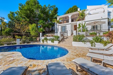 6 bedrooms Land in Altea, Spain No. 126096 1