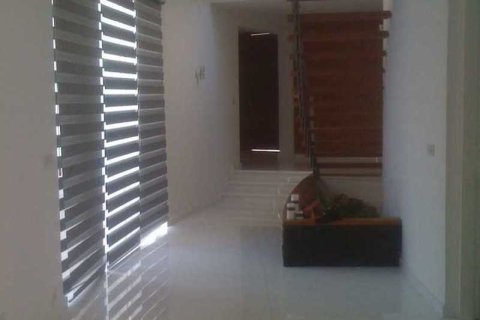 Дом с 5 спальнями в Пареклисия, Кипр №39640 6