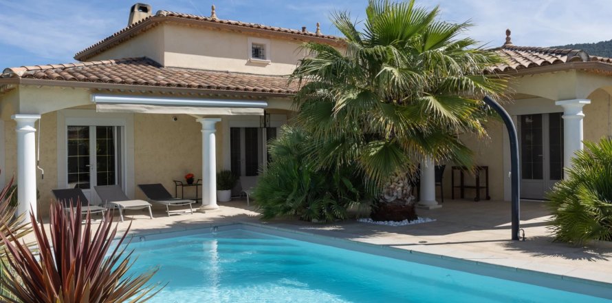 Вилла с 3 спальнями в Оп, Франция №67928