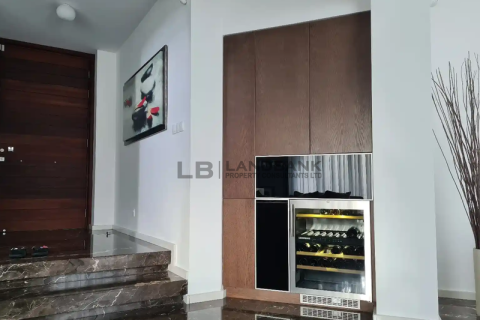 Дом с 4 спальнями в Лакатамия, Кипр №76808 2