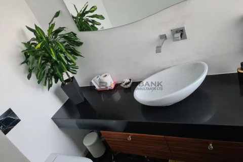 Дом с 4 спальнями в Лакатамия, Кипр №76808 11