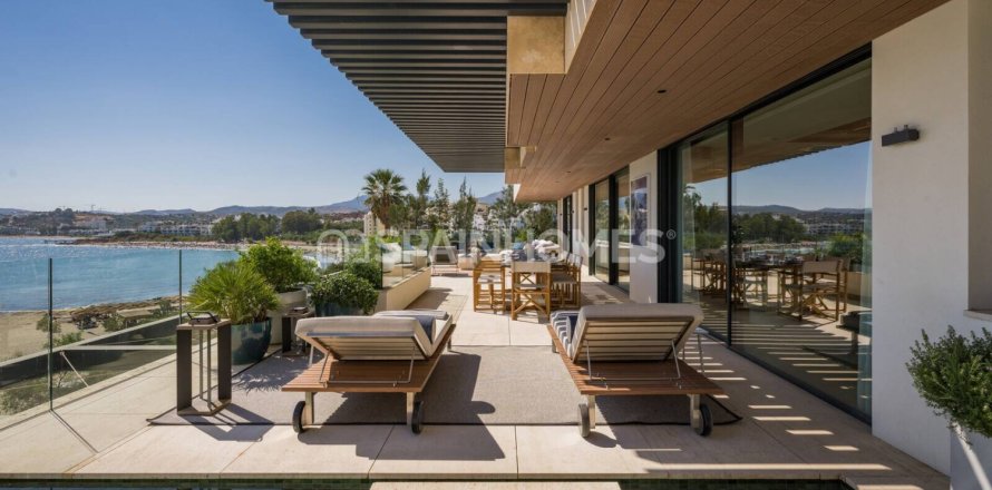 2 bedrooms Apartment in Estepona, Spain No. 27311
