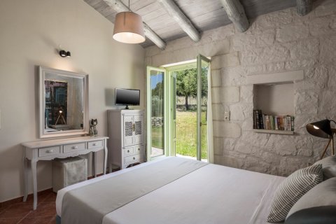 Вилла с 4 спальнями в Ханья, Греция №23990 15