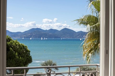 1 bedroom Apartment in Cannes, France No. 68859 3