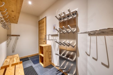 7 bedrooms House in Morzine, France No. 100132 27