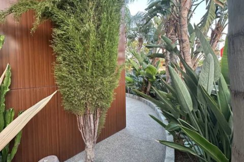 Дом с 4 спальнями в Лакатамия, Кипр №62564 7