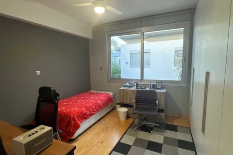 Дом с 4 спальнями в Лакатамия, Кипр №62564 14