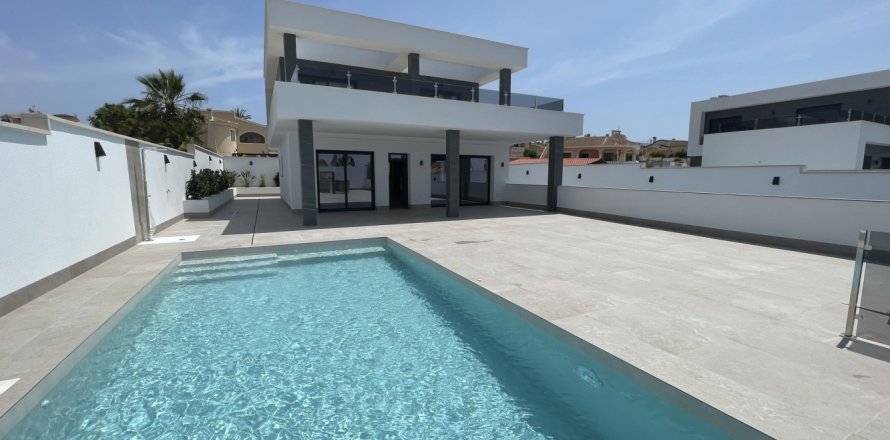 Вилла с 3 спальнями в Сьюдад Кесада, Испания №112400