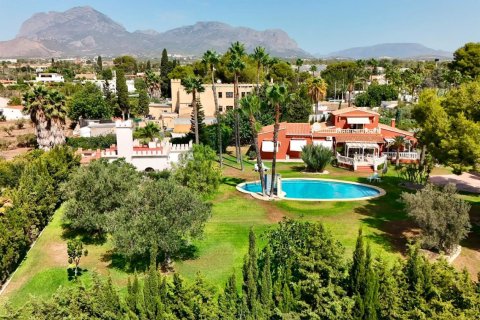 5 bedrooms Villa in Benidorm, Spain No. 128177