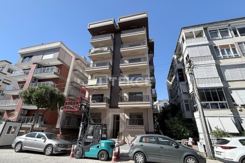 3 bedrooms Apartment in Izmir, Turkey No. 113213