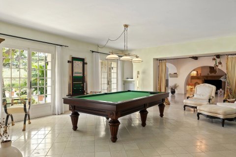 13 bedrooms House in Grasse, France No. 99797 8