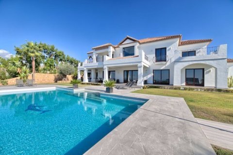 5 bedrooms House in Benahavis, Spain No. 25452