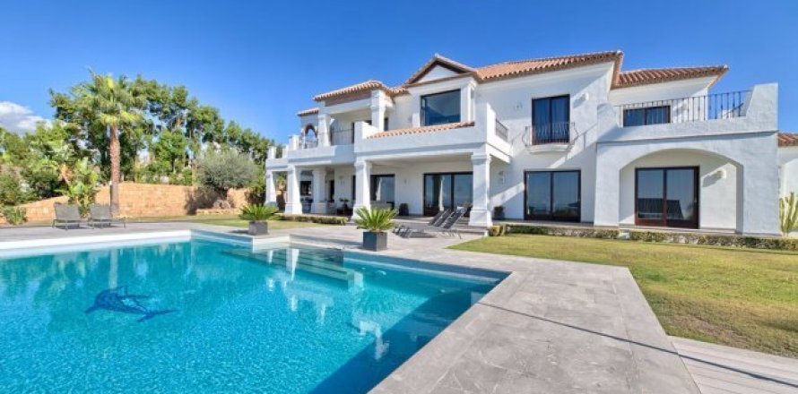 5 bedrooms House in Benahavis, Spain No. 25452