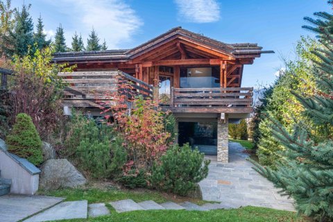 Дом с 6 спальнями в Комблу, Франция №100021 1