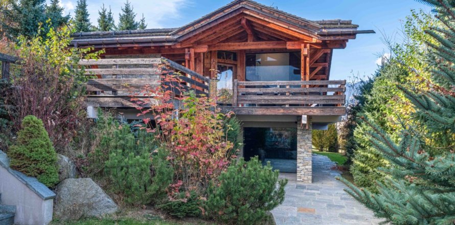 Дом с 6 спальнями в Комблу, Франция №100021