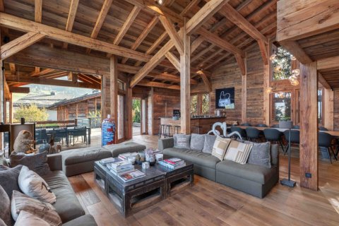 Дом с 6 спальнями в Комблу, Франция №100021 2