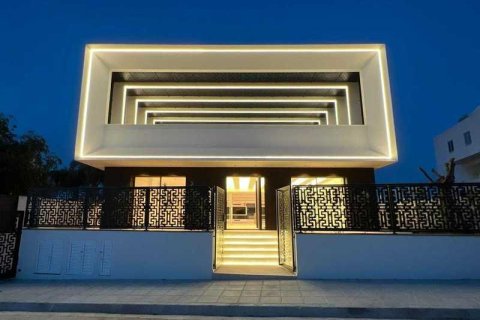 7 chambres House à Strovolos, Cyprus No. 31158 9