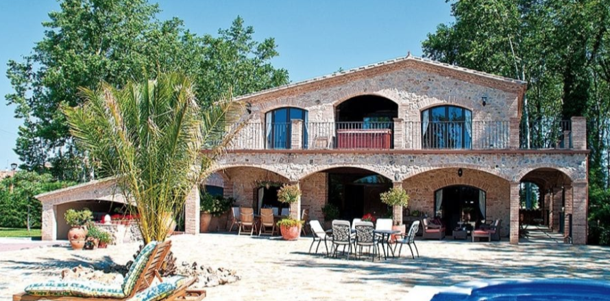 8 dormitorios House en Girona, Spain No. 25567