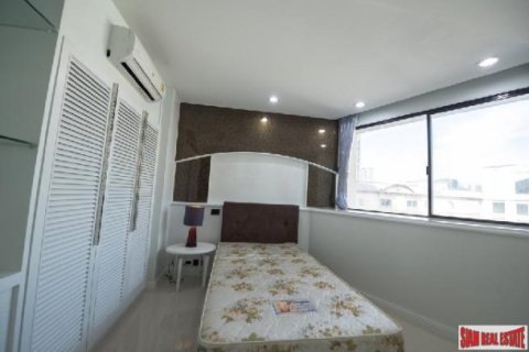 3 bedrooms Apartment in Bangkok, Thailand No. 98130 3