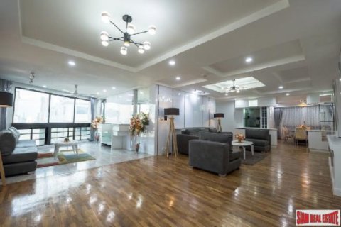 3 bedrooms Apartment in Bangkok, Thailand No. 98130 1