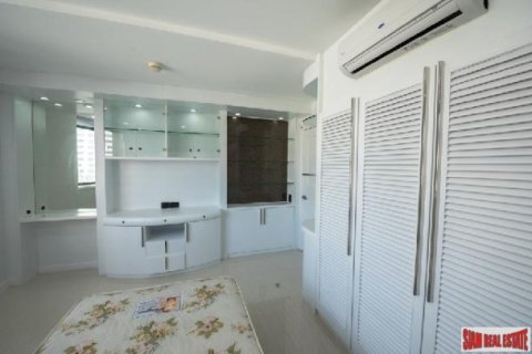 3 bedrooms Apartment in Bangkok, Thailand No. 98130 16