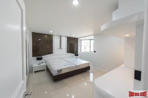 3 bedrooms Apartment in Bangkok, Thailand No. 98130 25