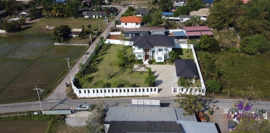 4 bedrooms House in Chiang Mai, Thailand No. 97710