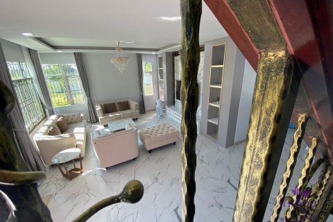 4 bedrooms House in Chiang Mai, Thailand No. 97710 5