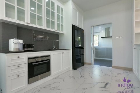 4 bedrooms House in Chiang Mai, Thailand No. 97710 13