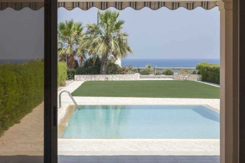 5 bedrooms House in Pervolia, Cyprus No. 40076 7