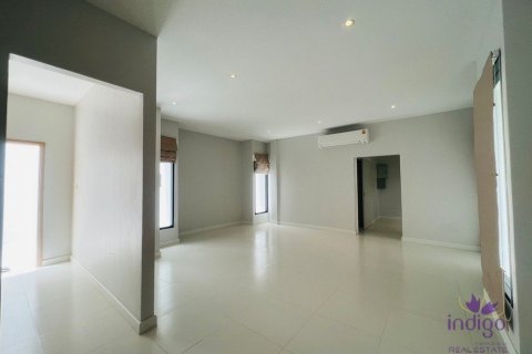 5 bedrooms House in Chiang Mai, Thailand No. 97799 11