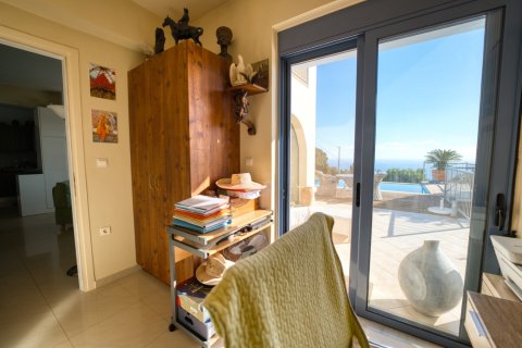 3 bedrooms House in Chania, Greece No. 23883 12