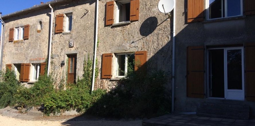 5 bedrooms House in Largeasse, France No. 69473