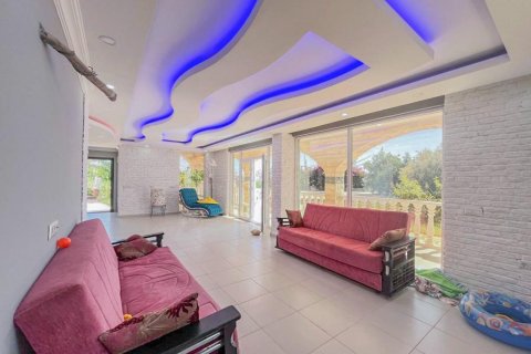 8 rooms Villa in Binh Duong, Vietnam No. 21763 16