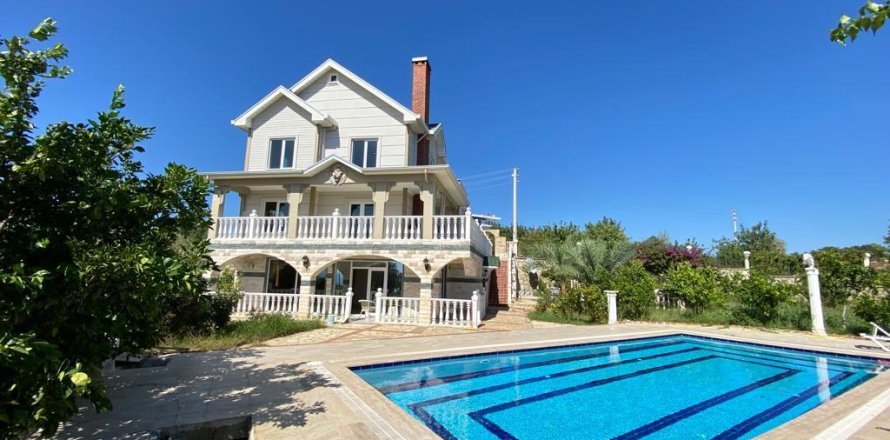 8 rooms Villa in Binh Duong, Vietnam No. 21763