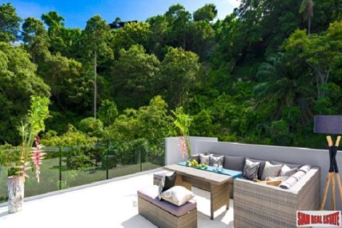 4 bedrooms Villa on the Chaweng Beach, Thailand No. 96210 17