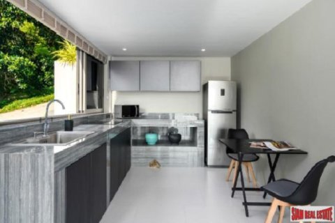 4 bedrooms Villa on the Chaweng Beach, Thailand No. 96210 8