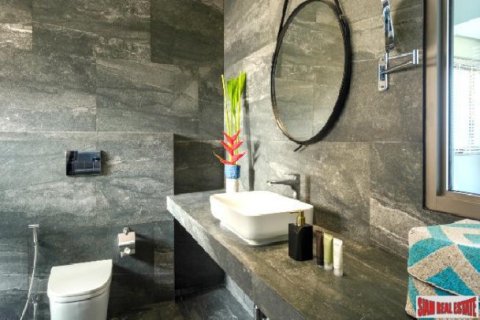 4 bedrooms Villa on the Chaweng Beach, Thailand No. 96210 12