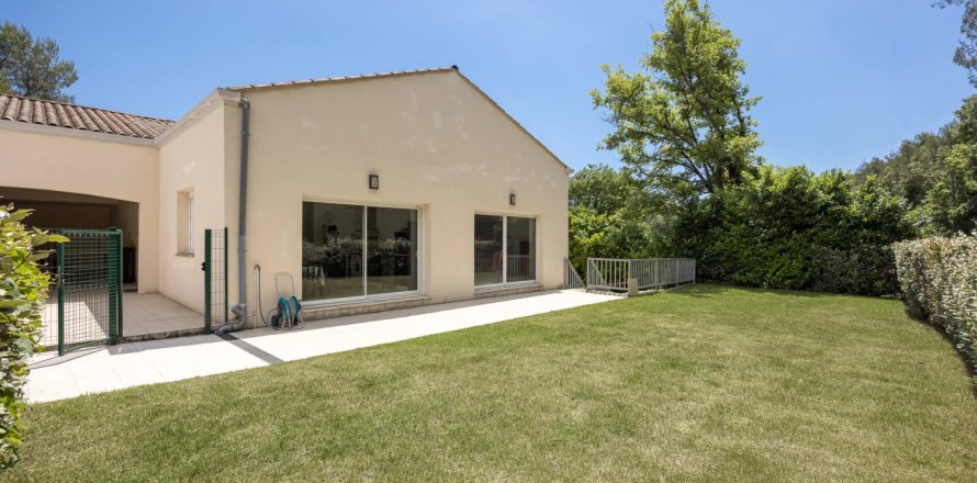 4 bedrooms Apartment in Grasse, France No. 68890