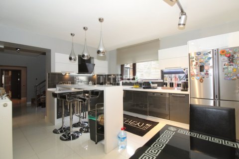 5 bedrooms Villa in Quang Ngai, Vietnam No. 14328 10